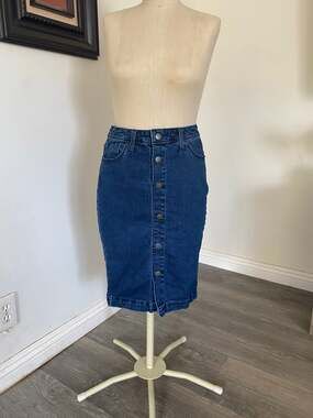 Universal Thread Button-Front Denim Skirt Blue Midi Pencil 2/26
